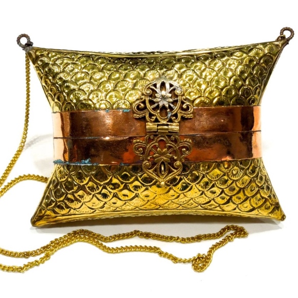 VTG 70's Rare Ornate Brass Copper Pillow Purse - Picture 2 of 5